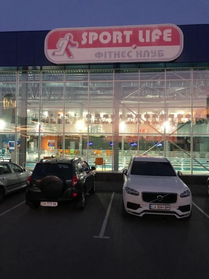 Новая Красивая Квартира. Čerkasy Esterno foto