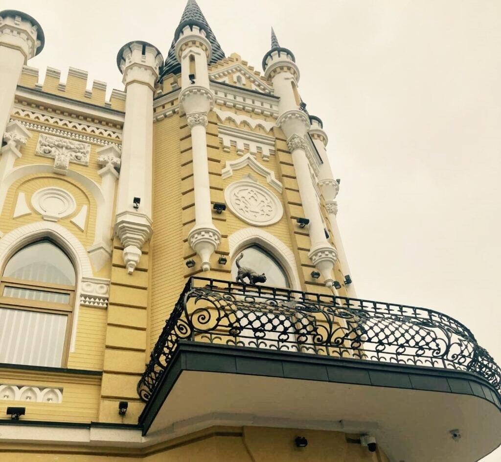 Новая Красивая Квартира. Čerkasy Esterno foto